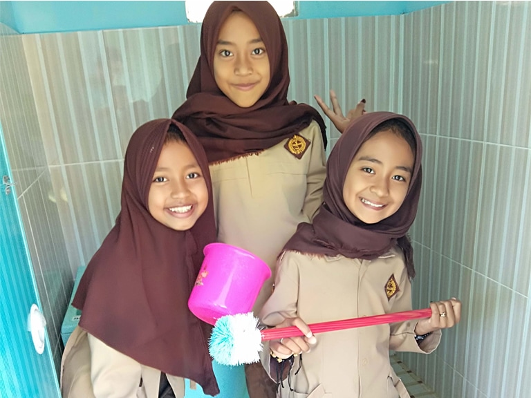 Indonesia project activity of TOTO Water Environment Fund grantee