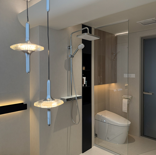 160㎡现代极简 一家三口住出格调与温度